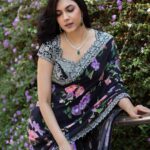 Ritu Varma Instagram – 💟

Outfit @anushareddy.couture 
Jewellery @starlajewelsofficial 
Styling @sandhya_sabbavarapu @team_sandhya
Styling team @thumu_bhavana @sunandini_vijjagiri
MUA @makeupartist_arti Hair @durgarao_kvv 
Photography @adrin_sequeira