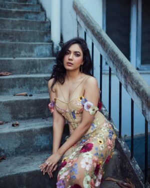 Ritu Varma Instagram - Do you suppose she’s a wildflower? 🌺🌸🌼

@akshay.rao.visuals x @rashmitathapa x @beautybymldnb