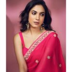Ritu Varma Instagram - Desi Barbie 🩷✨💄💅 Saree @madzinlabel Jewellery @sheetalzaveribyvithaldas Styling @ravali_chinthapatla Shot by @the_pixel_farmer