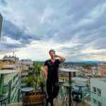 Rodrigo Guirao Díaz Instagram - Termino una de las mejores vacaciones de mi vida en una de mis ciudades favoritas: MADRID. Hermoso vivirla desde @indigomadrid súper céntrico, hermosa terraza, la comida, la gente que trabaja en el hotel. Todo un 10. Gracias @idolyagency_official @perucha63 🫶🫶🫶 Como siempre que me voy de Madrid, queda un pedazo de mi corazon ahí. Rima y todo. 🫶🫶🫶 Hotel Indigo Madrid-Gran Via