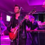 Rodrigo Guirao Díaz Instagram – Solito de #IShotTheSheriff del viernes pasado. Cantada por @nicolasjosecourreges y @rodrigoaramburumusica @diegodacasto @machiarone gracias @manuvillalbaok por darme una mano con el video 🙌🙌 #bobmarley #ericclapton #gibsonlespaul #murphylab #gibsonlespaulmurphylab Desimona