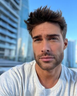 Rodrigo Guirao Díaz Instagram - La felicidad solo se puede encontrar a partir de la libertad de ser uno mismo.