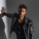 Rodrigo Guirao Díaz Instagram - Les comparto una de las fotos que hice con @byjuano Que les parece? Esta pose se llama: “Se puede caer la pared”. 😂😎😂 Miami, Florida