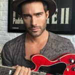 Rodrigo Guirao Díaz Instagram - Presumiendo mi nuevo anillo Blues de @jewelrydesignerdarrensimonian Thanks: @maryrileysimeone @ivansingh_ok #bluesring #blues #ring