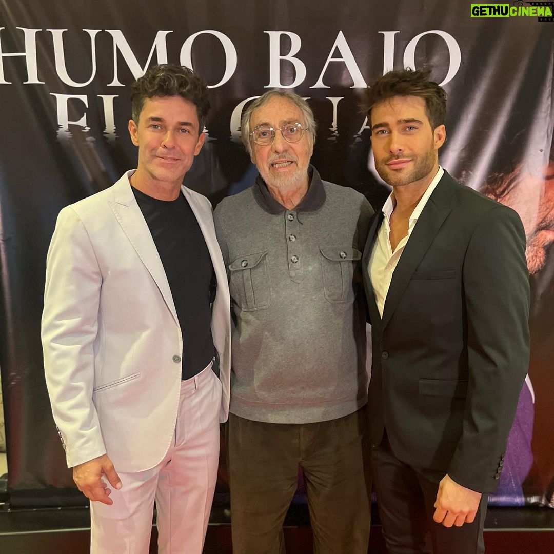 Rodrigo Guirao Díaz Instagram - Hoy estrena “HUMO BAJO EL AGUA” en varios cines 🇦🇷. Les dejo algunas fotos que no subí nunca de la peli. Una peli que hicimos con el corazón y dando lo mejor de nosotros. El cine nos puede ayudar a entender algunos temas de forma mucho más profunda. Nos ayuda a empatizar con la idea principal y con lo que sienten los personajes. La felicidad solo se puede encontrar a partir de la libertad de ser uno mismo. Y del coraje que se necesita para buscar y pelear por esa libertad es para mi de lo que habla esta película. ❤️