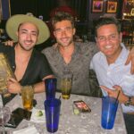 Rodrigo Guirao Díaz Instagram - En las fotos se puede ver a una persona cumpliendo un sueño… Gracias amigo🙏 @ivansingh_ok por hacerme conocer esta ciudad mágica con la mejor música y buena gente. PH: @caseybmitchell @buddyguys Buddy Guy's Legends