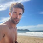 Rodrigo Guirao Díaz Instagram - Si supieran la vergüenza que me da sacarme estas fotos en la playa… Les pondrían doble Like 😅 #manteniendoesteinstagramvivo Sayulita, Nayarit, Mexico