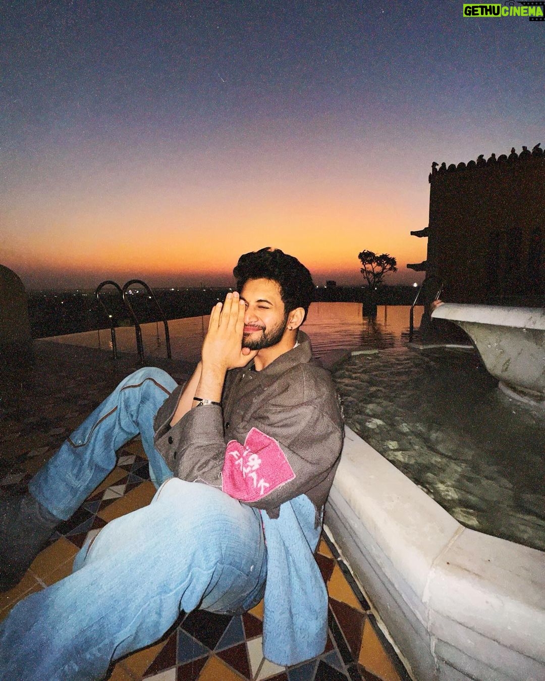 Rohit Suresh Saraf Instagram - 2023, with all due respect, could you please swiftly show yourself out? Ty! 🙏♥️ Narender Bhavan, Bikaner