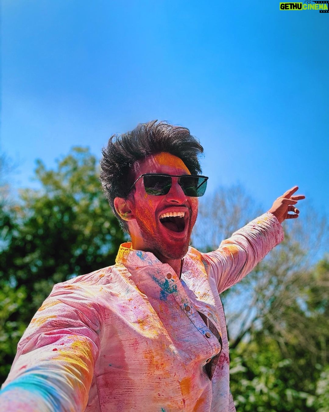 Rohit Suresh Saraf - 856.5K Likes - Nothing like Holi in Dilli ๐ปโฅ๏ธ
