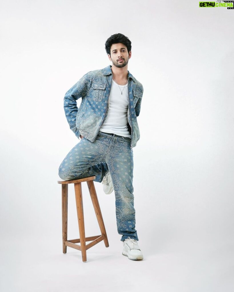 Rohit Suresh Saraf Instagram - Yesterday for @netflix_in 🥳 Photographs by @sheldon.santos Full look by @amiri Styled by @nikitajaisinghani |Asst by @pulak95 Hair by @styled_by_tanik Make up by @imtiaz_makeup
