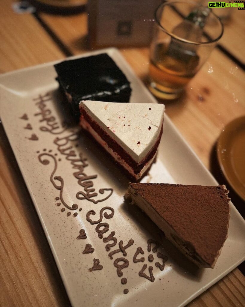 Rohit Suresh Saraf Instagram - Happy Birthday Santaaa 🫶🏻🤗 AMA Café Doon
