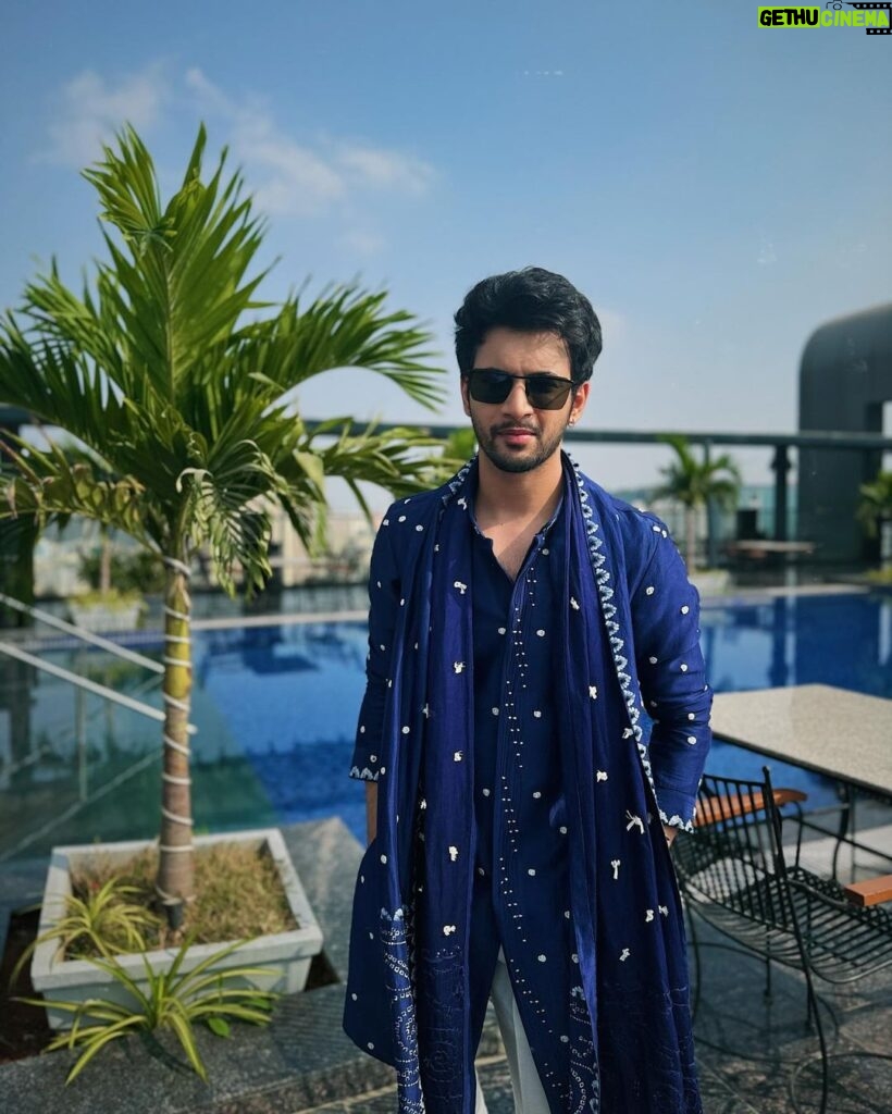 Rohit Suresh Saraf Instagram - Pew pew 🔫 🥰 Wearing @karamoofficial