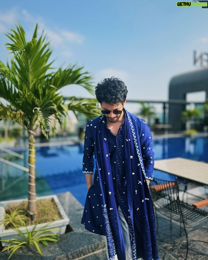 Rohit Suresh Saraf Instagram - Pew pew 🔫 🥰 Wearing @karamoofficial