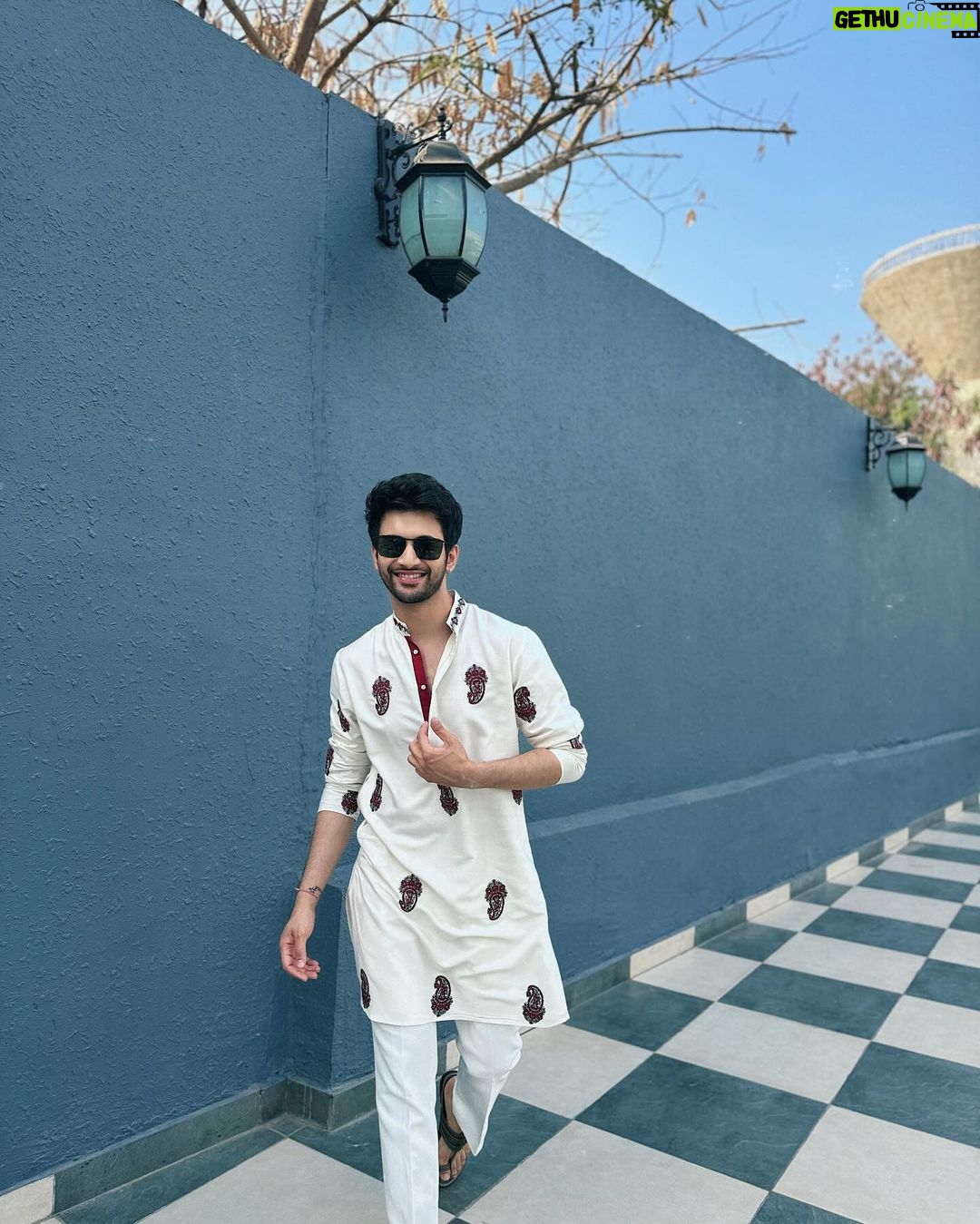 Rohit Suresh Saraf Instagram - Styled by @abhilashatd ♥️ Assisted by @forummmmm @samidhajain__