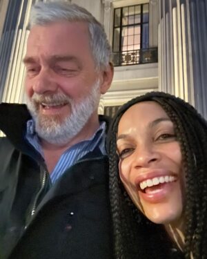 Rosario Dawson Instagram - A giant of a man… @officialraystevenson_ , stunned and reeling from this tragic, devastating news. Gone too soon from this world. 
At a loss for words… just wanted to mark this moment and share your ever ready and present smile. Love you forever. Holding your family in my heart. 
#LegendsNeverDie