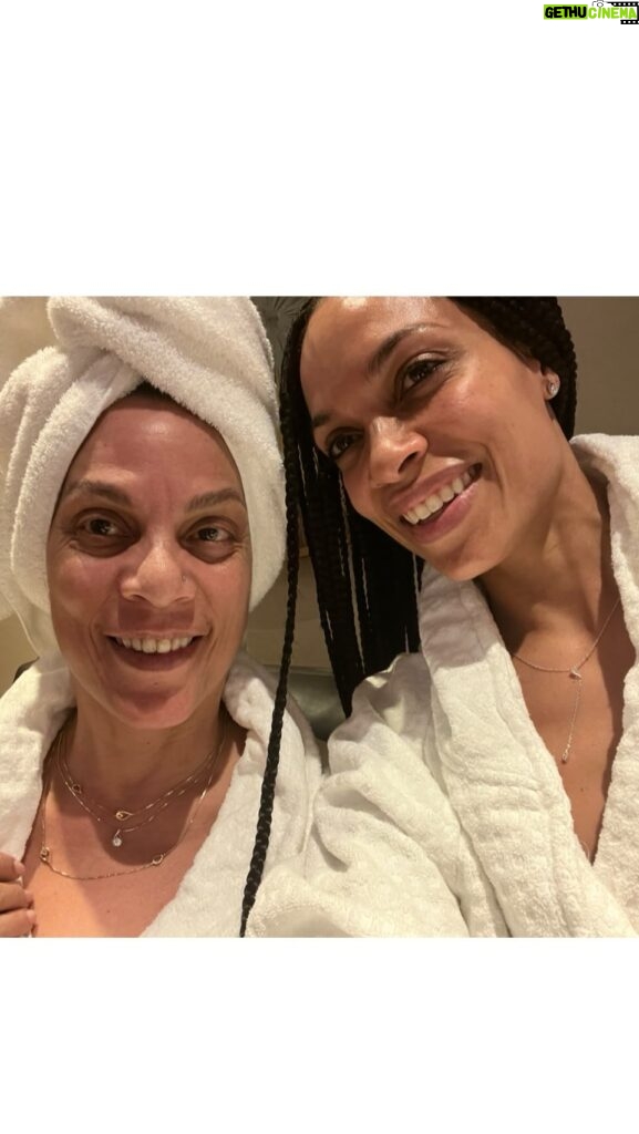 Rosario Dawson Instagram - Happy Mothers Day to all the Mama’s ✨