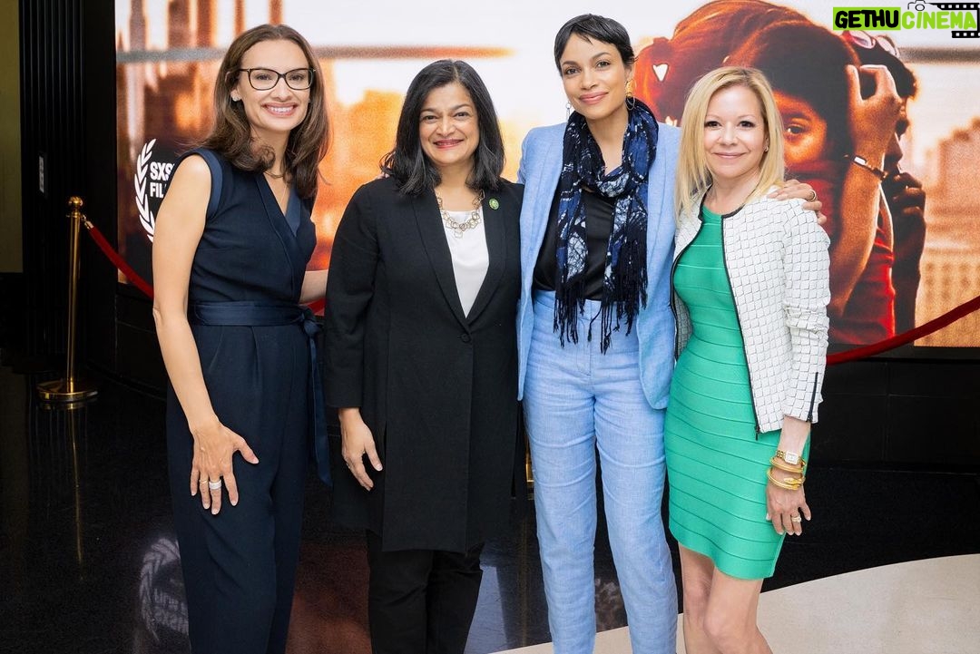 Rosario Dawson Instagram - @splitattherootfilm is a beautiful portrayal of the power of communities coming together to support one another. It tells the story of the beginnings of an organization called Immigrant Families Together that works to support and reunite families – like Yeni’s and Rosie’s – who are separated at the U.S.-Mexico border. To date, @immfamtogether has reunited more than 130 families simply by the power of individuals coming together to take action. But there is still work to be done and there are still thousands of other families that need our help. What a powerful screening it was last night in DC! Thank you all who came out in support 🤍 #splitattheroot #arrayreleasing @votolatino Motion Picture Association