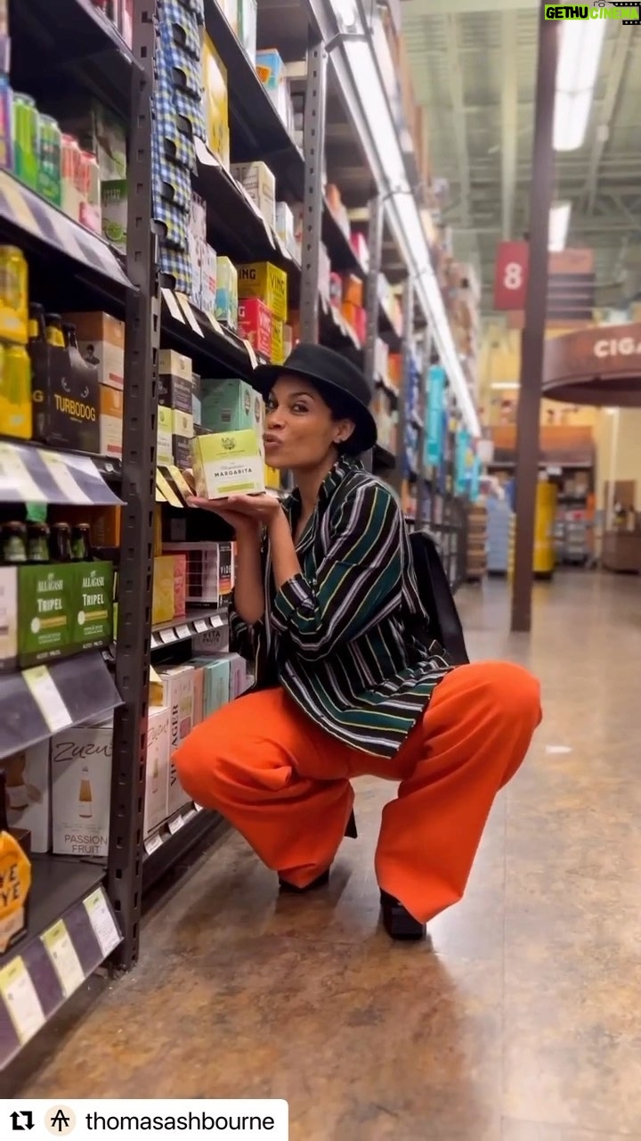 Rosario Dawson Instagram - Hey @totalwineorlando ☀️ We’re coming for you! On Sunday, April 2 from 7-8:00pm @rosariodawson will be in-store signing her Margalicious Margaritas all evening long. Come enjoy a drink with us! Link in bio • sign up to attend • limited space available #wildlydignified #meetandgreet #orlandofl #readytosip