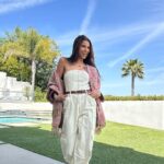 Roselyn Sánchez Instagram - Good day everybody 💕 Día de podcast… On my way to record another episode of @hesaidelladijo pero primero unas fotitos porque este outfit está como que cute ☺️
