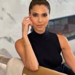 Roselyn Sánchez Instagram - Seguimos… Con pie firme, empoderada. In the good times and not so good times. Siempre feliz y agradecida…. Thanks @paulanthonylove for this beautiful glam to attend the @latinasactingup event!