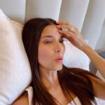 Roselyn Sánchez Instagram - Clearly venting… pensando ando… con deseos de dialogar, de entender, looking for wisdom. Con lisp y todo 🤦🏻‍♀️… el TMJ está en high! New retainer inside, can’t speak well but felt like speaking out 🫶