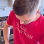 Roselyn Sánchez Instagram - Mr. Baker, que diga… @ebwinter baking his famous Blondie Brownies 💕💕 Merry Christmas Eve everybody! Esta Navidad les deseamos un día hermoso con sus seres queridos! Un abrazo de corazón ♥️ #baker #tmj #feliznavidad #bringsexybaack