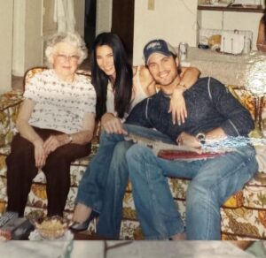 Roselyn Sánchez Instagram - Found this beauty from when we started dating…. Wow @ebwinter  Here with your grandma Kay.  Such a sweet lady 💫