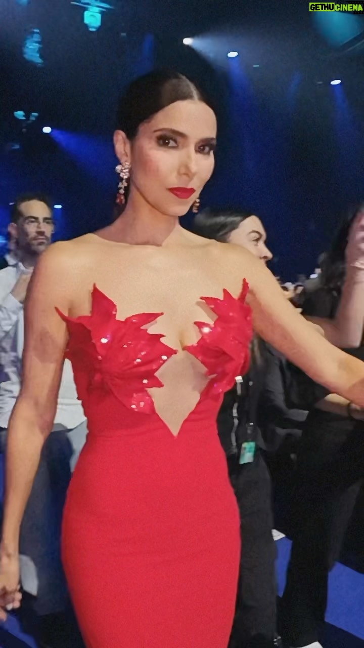Roselyn Sánchez Instagram - The energy of the @latingrammys is so unique and special! Truly something I love being a part of! As always, GRACIAS @univision and @ignaciomeyer22 for making me a part of the family 🙏 Thanks @philippeuter and my entire team @bbellabymillie @paulanthonylove @geraldstylist @gabyrougestyle @joebonillaoficial @germanlegarreta @joseaalvm1 Por todo ❤️ My looks… OMG! Love!!! @LeThanHoa_official @jimmychoo @anabelachan @michaelcostello @femme_la @dolongofficial @aquazzura