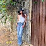 Roselyn Sánchez Instagram - Let me share something with you… Puerto Rico 🇵🇷 is stunning 💕 I knew this already since I grew here, but coming back to work and discover new places everyday has been surreal… De verdad que es un privilegio ser de esta isla tan bonita 💫 #HaciendaAzucena #RioGrande #PuertoRico #roselynsancheztopandjeansatROSS