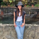 Roselyn Sánchez Instagram - Let me share something with you… Puerto Rico 🇵🇷 is stunning 💕 I knew this already since I grew here, but coming back to work and discover new places everyday has been surreal… De verdad que es un privilegio ser de esta isla tan bonita 💫 #HaciendaAzucena #RioGrande #PuertoRico #roselynsancheztopandjeansatROSS