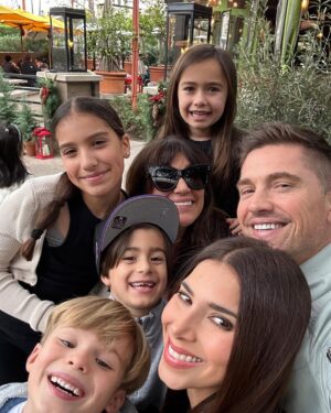 Roselyn Sánchez Instagram - This 2024!!!! EPIC for these group right here!!
Manifestando un año espectacular!!!
Let the friendship and sisterhood continue 🫶
@lisajammal @ebwinter @sebitennis