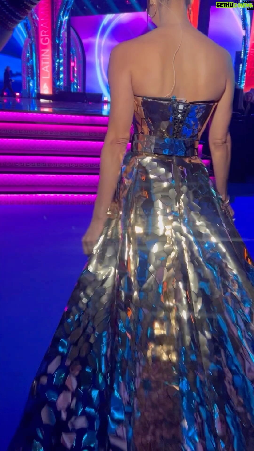 Roselyn Sánchez Instagram - This dress 💋💋💋🫶🫶🫶 Made me feel muy especial… 🙏 Gracias @philippeuter for the stunning styling Gracias @gabyrougestyle & @germanlegarreta for assisting with every detail Gracias @paulanthonylove for the beautiful hair Gracias @bbellabymillie for the amazing make up Gracias @geraldstylist for being a jack of all trades! Me encanta que hayamos podido colaborar en Mira Quien Baila y ahora we will be together from infinity and beyond! Dress @GeorgesChakraOfficial Jewelry @SydneyEvan