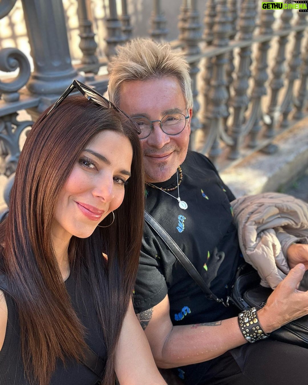 Roselyn Sánchez Instagram - With my partner in crime!! Good crime though! Working mode! Let’s get it done @joebonillaoficial Sexta vez co-animando los @latingrammys La vida y mis ángeles siempre conspirando conmigo. What can I say… GRACIAS 🙏💫 #sevilla