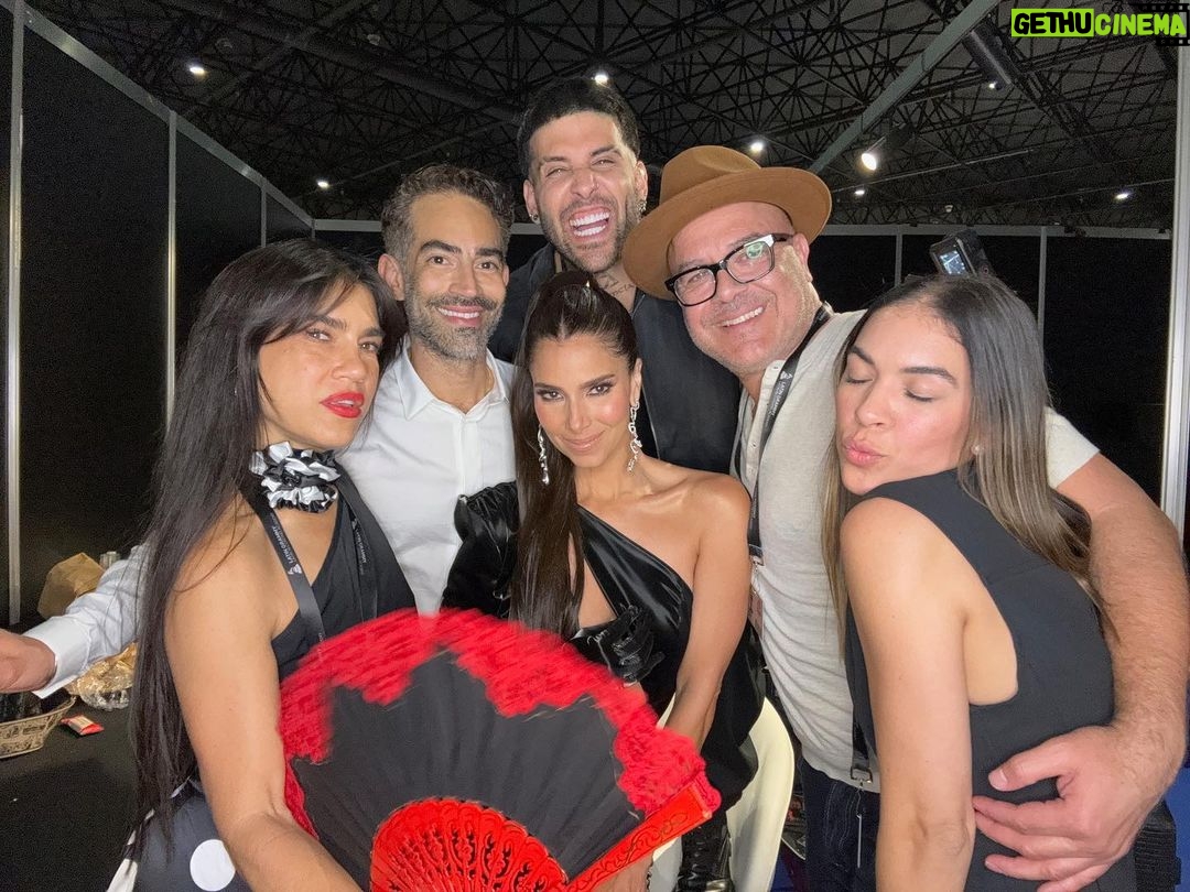 Roselyn SΓ‘nchez Instagram - When your team is the bomb π£ Bum Bum Bum Bum Bum π₯ π₯π₯π₯π₯π₯π₯π₯π₯ @joebonillaoficial @paulanthonylove @gabyrougestyle @bbellabymillie @geraldstylist @germanlegarreta #LatinGrammys