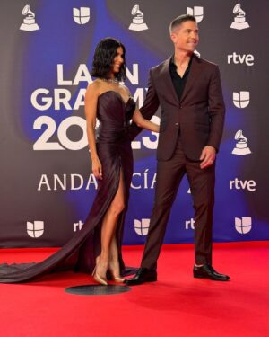 Roselyn Sánchez Instagram - Tonight was incredible!!!! Thanks Sevilla… thanks @latingrammys … thanks @univision 

Surreal being in this stunning city full of history and awesomeness!

Gracias @ebwinter for flying in from afar with the family and making the red carpet with me.

Definitivamente una experiencia surreal y bendecida 💫

Until the next one 🙏
More pictures soon!! So many of them and it’s almost 4am in the morning here!!!

Mañana más fotos!!!!