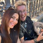 Roselyn Sánchez Instagram - With my partner in crime!! Good crime though! Working mode! Let’s get it done @joebonillaoficial Sexta vez co-animando los @latingrammys La vida y mis ángeles siempre conspirando conmigo. What can I say… GRACIAS 🙏💫 #sevilla