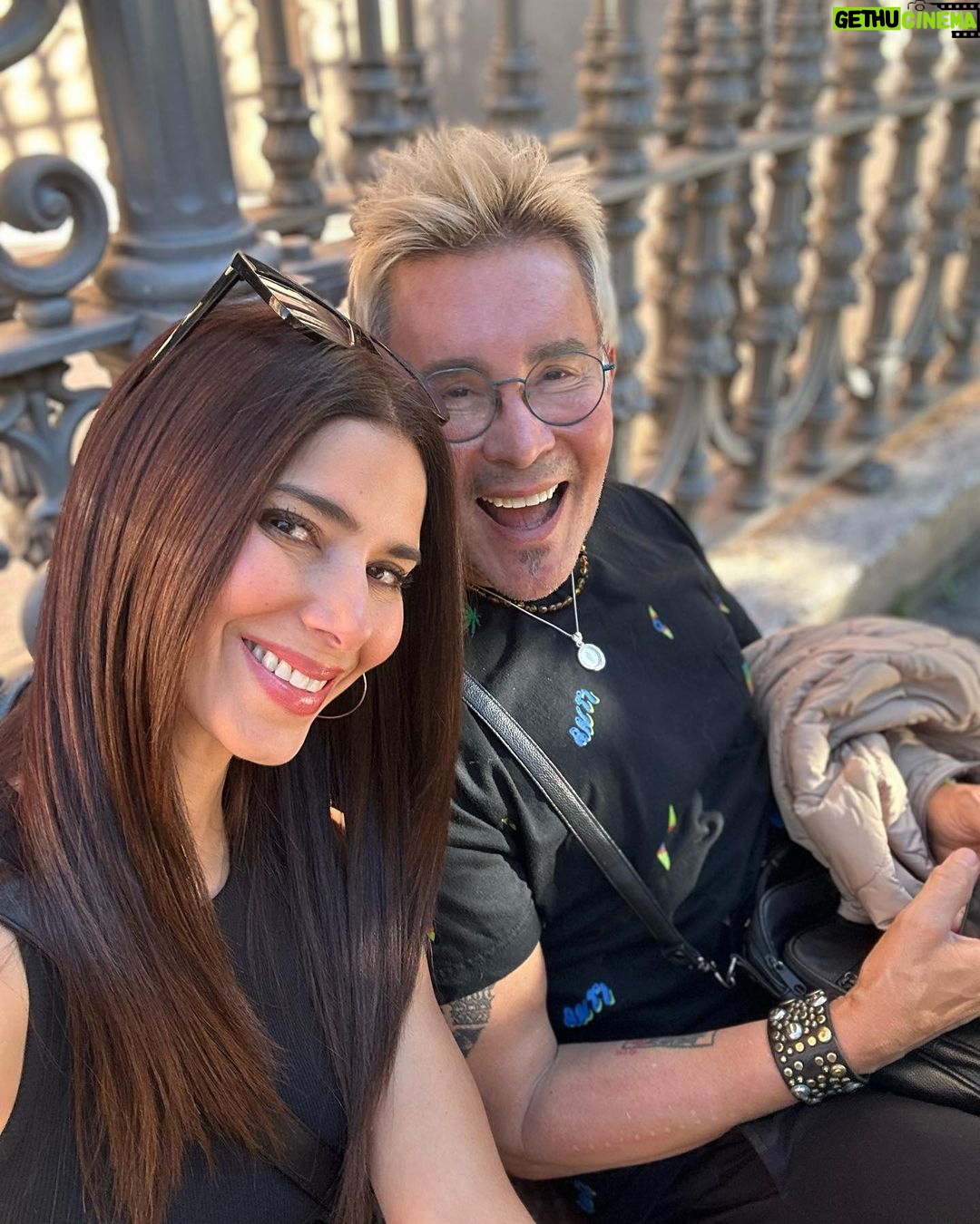 Roselyn Sánchez Instagram - With my partner in crime!! Good crime though! Working mode! Let’s get it done @joebonillaoficial Sexta vez co-animando los @latingrammys La vida y mis ángeles siempre conspirando conmigo. What can I say… GRACIAS 🙏💫 #sevilla