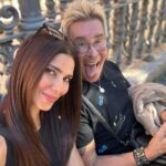 Roselyn Sánchez Instagram - With my partner in crime!! Good crime though! Working mode! Let’s get it done @joebonillaoficial Sexta vez co-animando los @latingrammys La vida y mis ángeles siempre conspirando conmigo. What can I say… GRACIAS 🙏💫 #sevilla