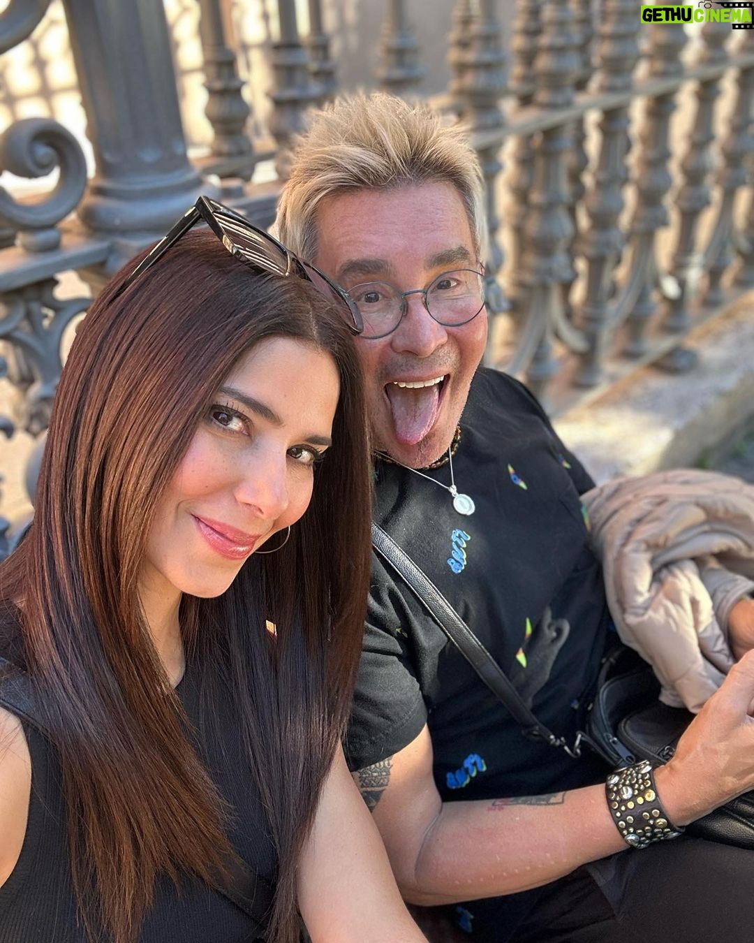 Roselyn Sánchez Instagram - With my partner in crime!! Good crime though! Working mode! Let’s get it done @joebonillaoficial Sexta vez co-animando los @latingrammys La vida y mis ángeles siempre conspirando conmigo. What can I say… GRACIAS 🙏💫 #sevilla