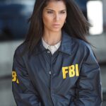 Roselyn Sánchez Instagram - 20 years ago and onward I have been a detective, FBI and cop many many many many times 😂😂😂😂 The art of make believe… always special! #withoutatrace #ladragnet #ryancaulfieldyearone and more… Ahhhhh las memorias 🫶