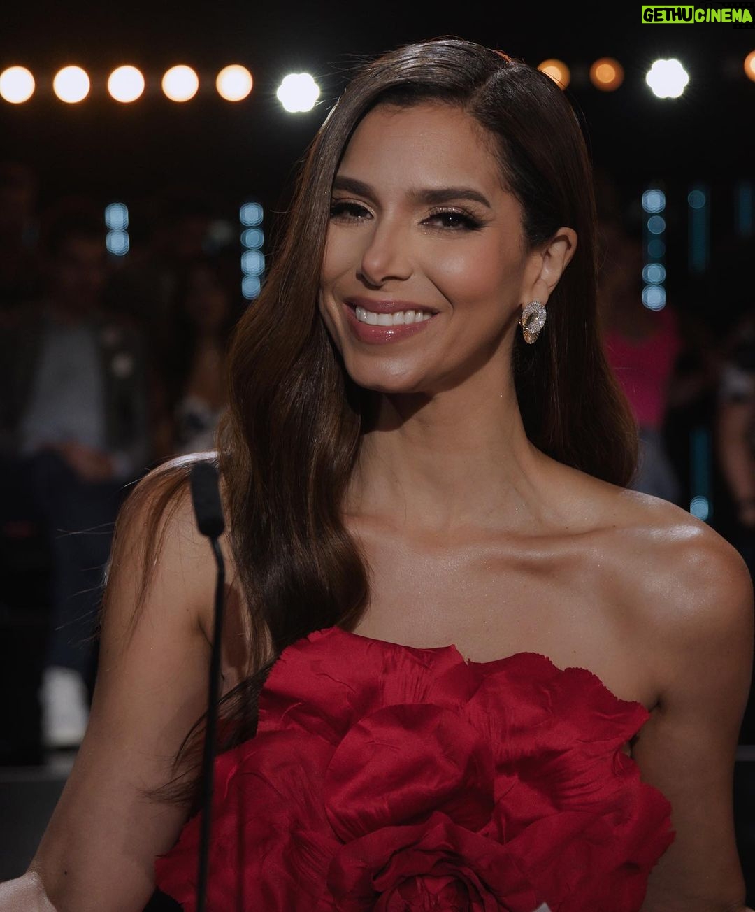 Roselyn Sánchez Instagram - Rojo que te quiero rojo! In love with my @jeancintron skirt and top! Y feliz porque es puertorriqueño y con un talento inmenso para la moda! Hope everybody enjoyed the first Gala of #MiraQuienBaila La Revancha last night ❤️ Stylist: @gabyrougestyle Glam: @geraldstylist Photos: @photomanzanilla Jewelry: @wishfinejewelry