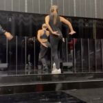 Roselyn Sánchez Instagram - Back in Miami for @miraquienbaila Estrenamos el próximo domingo a las 7pm! Que emoción!! This was last year during rehearsals for my performance! Judging and performing was no joke… but truly and unforgettable experience! Here’s to dancing and all of those that love this artistry. Es un privilegio haber bailado desde chiquita y me quito el sombrero frente a todos los bailarines, coreógrafos y celebridades estrellas compitiendo esta temporada en MQB. Ya quisiera yo bailar tan bello como todos ellos! Remember! Oct 1st at 7pm on @univision