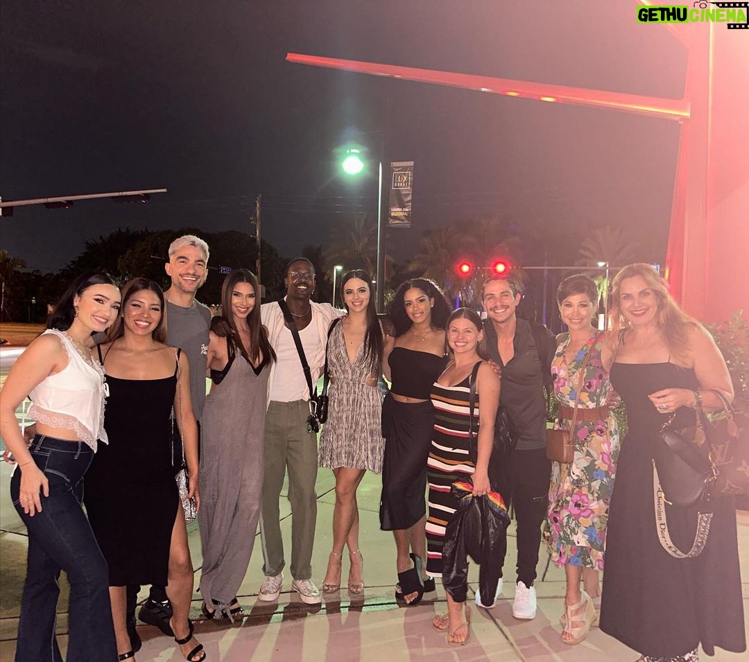 Roselyn Sánchez Instagram - The ones that make the magic happen! Love and more love to the incredible dancers and choreographers of @miraquienbaila Un honor verlos bailar!! Bianca y yo amamos esta experiencia tan bonita 💕💫