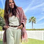 Roselyn Sánchez Instagram - Good day everybody 💕 Día de podcast… On my way to record another episode of @hesaidelladijo pero primero unas fotitos porque este outfit está como que cute ☺️
