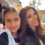 Roselyn Sánchez Instagram - Compartir esta nueva aventura con mi hija @sebitennis es una gran bendición… Que vea a su mamá trabajar, crecer como persona y empresaria. Entender la importancia de manifestar, tener visión, poner todo en oración y creer… Those moments where she sees and absorbs, those are the moments that warm my heart. Espero servirle de inspiración siempre y que sepa que mami y papi trabajan para ella y su hermano. It’s hopefully our legacy to them…