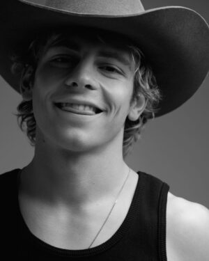 Ross Lynch Instagram - @heromag in conversation with @iambeckyg

Photography @fabienkruszelnicki
Fashion @daveysutton
Grooming @thebradyleaat @premierhairandmakeup
Photography Assistants @jdyevns @brunomcg
Fashion Assistants @alex.trillo @henry_bouff
Grooming Assistant @ohman