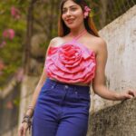Ruma Sharma Instagram - You are my sunshine in a garden of flowers🌺 . . Shot by - @lsd.photography.official Edit by - @wasey_rock69 . #rumasharma #loveforflowers #flowersmakemehappy #flowersphoto #sunflowerlove #portraitphotoshoot Mumbai, Maharashtra