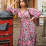 Ruma Sharma Instagram - I don’t want attention, I just want your heart 💓 . . Shot by - @framesbyankit Edit by - @wasey_rock69 . #mumbaistreetphotography #rumasharma #tajhotelmumbai #amchimumbai #streetportraits #naturallightphoto Mumbai, Maharashtra