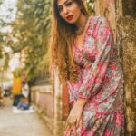 Ruma Sharma Instagram - I don’t want attention, I just want your heart 💓 . . Shot by - @framesbyankit Edit by - @wasey_rock69 . #mumbaistreetphotography #rumasharma #tajhotelmumbai #amchimumbai #streetportraits #naturallightphoto Mumbai, Maharashtra
