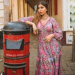 Ruma Sharma Instagram - I don’t want attention, I just want your heart 💓 . . Shot by - @framesbyankit Edit by - @wasey_rock69 . #mumbaistreetphotography #rumasharma #tajhotelmumbai #amchimumbai #streetportraits #naturallightphoto Mumbai, Maharashtra